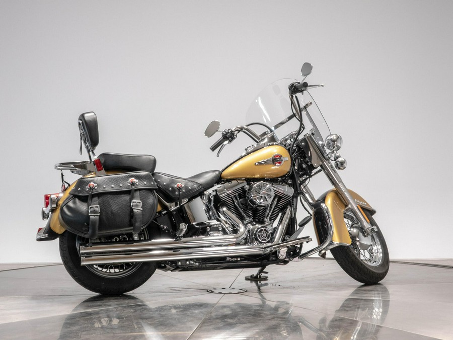 2017 HARLEY-DAVIDSON FLSTC HERITAGE CLASSIC in Black Hills Gold/ Black Quartz