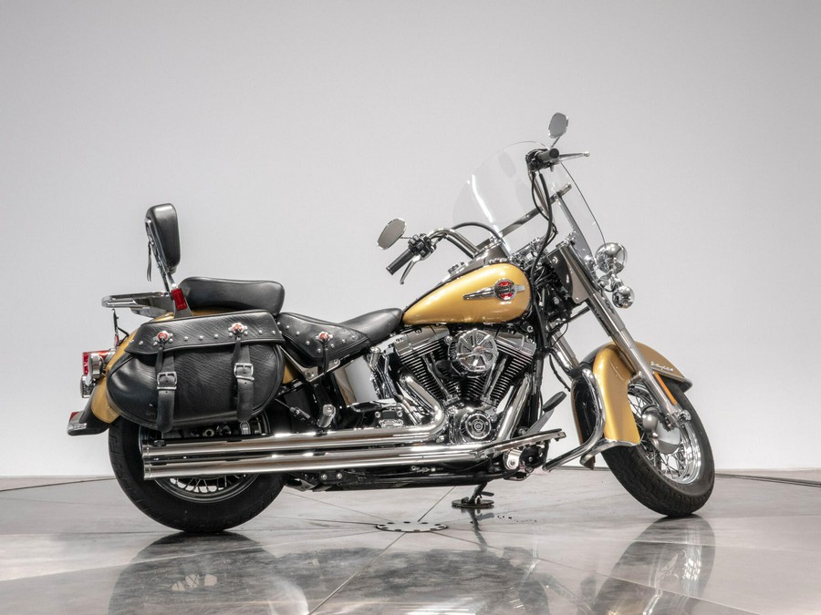 2017 HARLEY-DAVIDSON FLSTC HERITAGE CLASSIC in Black Hills Gold/ Black Quartz