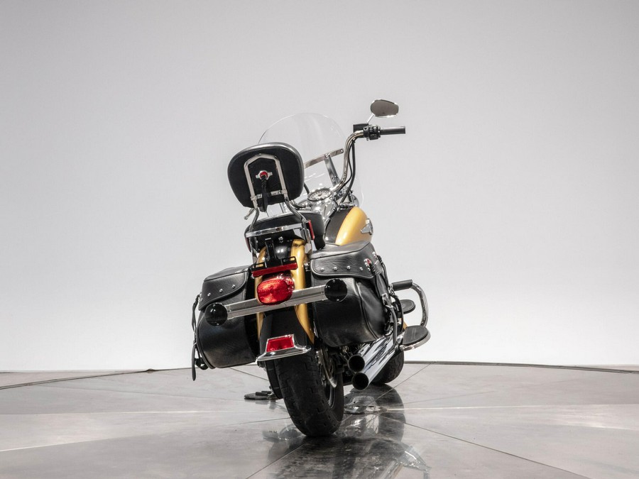 2017 HARLEY-DAVIDSON FLSTC HERITAGE CLASSIC in Black Hills Gold/ Black Quartz