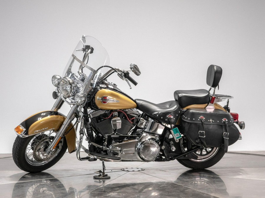 2017 HARLEY-DAVIDSON FLSTC HERITAGE CLASSIC in Black Hills Gold/ Black Quartz