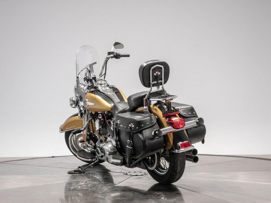 2017 HARLEY-DAVIDSON FLSTC HERITAGE CLASSIC in Black Hills Gold/ Black Quartz