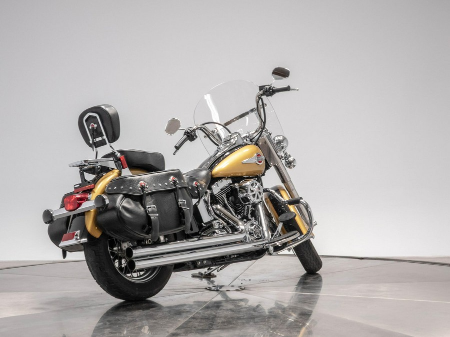 2017 HARLEY-DAVIDSON FLSTC HERITAGE CLASSIC in Black Hills Gold/ Black Quartz