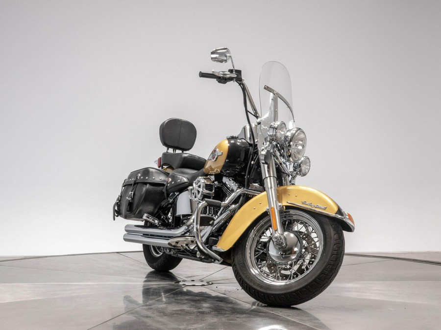 2017 HARLEY-DAVIDSON FLSTC HERITAGE CLASSIC in Black Hills Gold/ Black Quartz