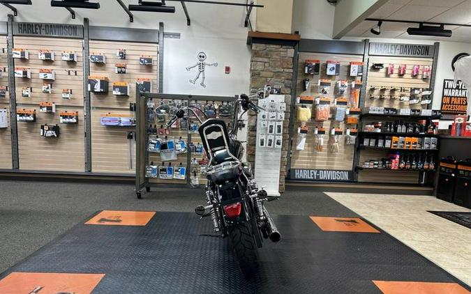 2013 Harley-Davidson® XL1200C - Sportster® 1200 Custom