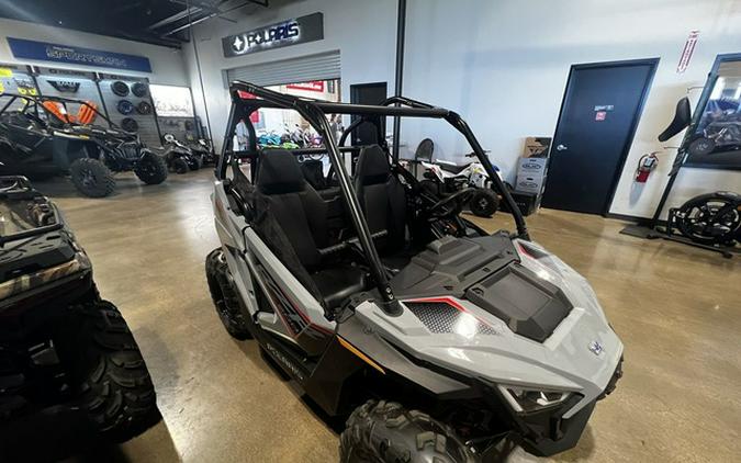 2024 Polaris RZR 200 EFI