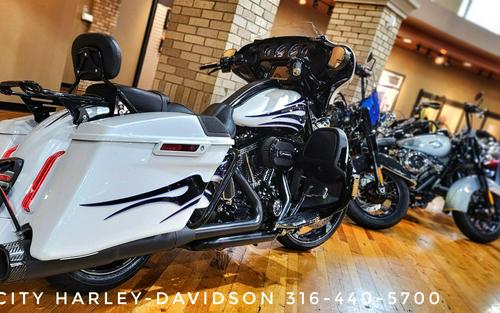 USED 2016 Harley-Davidson® CVO™ Street Glide®, FLHXSE