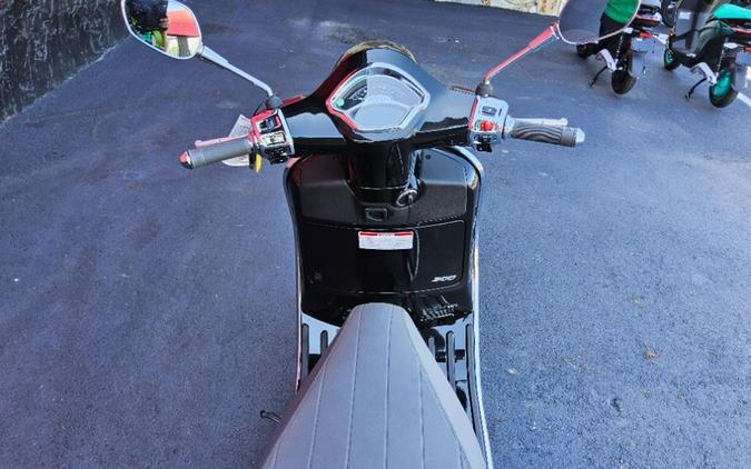 2023 Vespa GTS 300