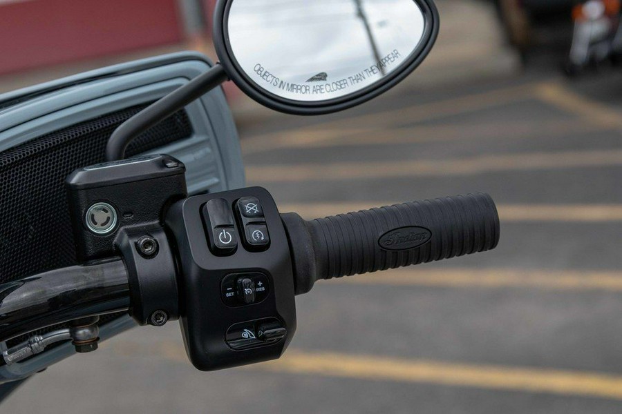 2025 Indian Motorcycle® Chieftain® Dark Horse®