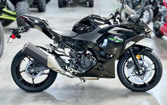 2024 Kawasaki Ninja 500 Review [14 Fast Facts]