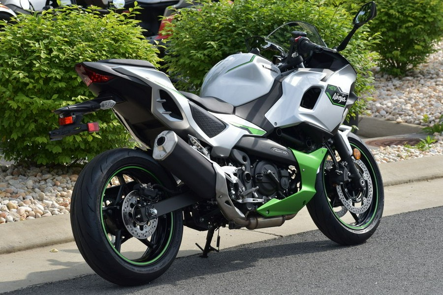 2024 Kawasaki Ninja® 7 Hybrid ABS