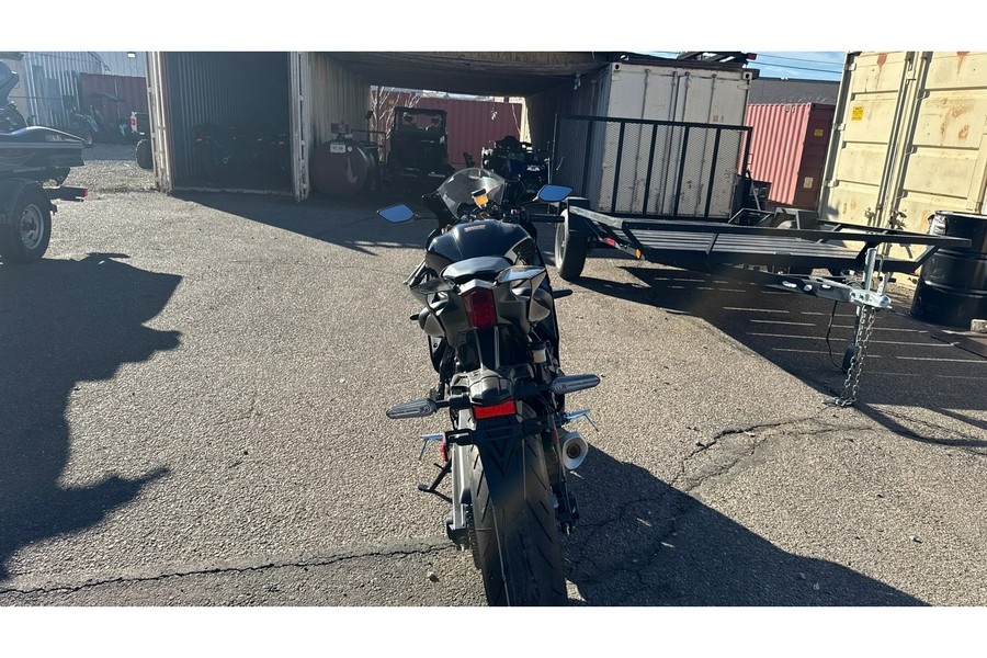 2025 Yamaha YZF-R7 CA