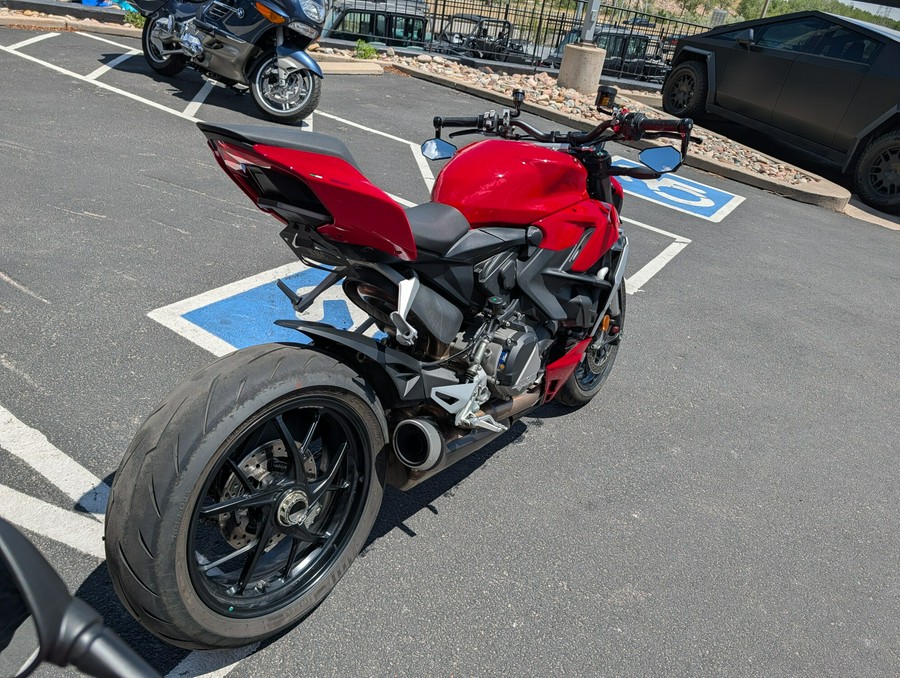 2024 Ducati Streetfighter V2