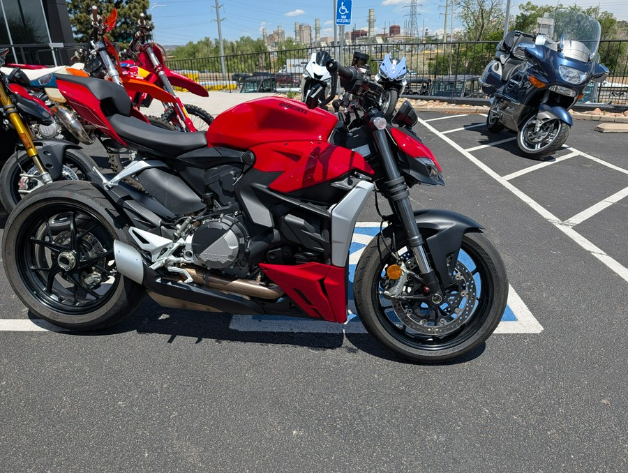 2024 Ducati Streetfighter V2