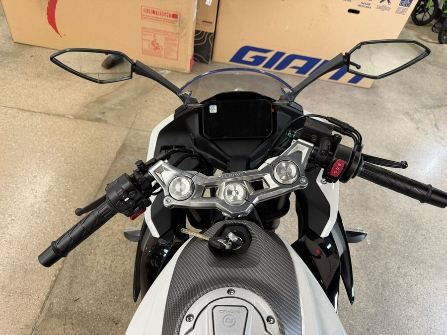 2026 CFMOTO SS 300