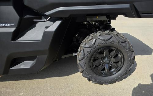 2026 Can-Am Defender DPS HD9