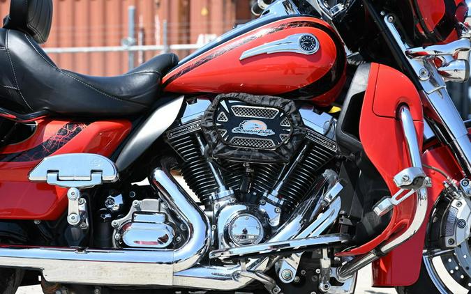 2016 Harley-Davidson® FLHTKSE - CVO™ Limited