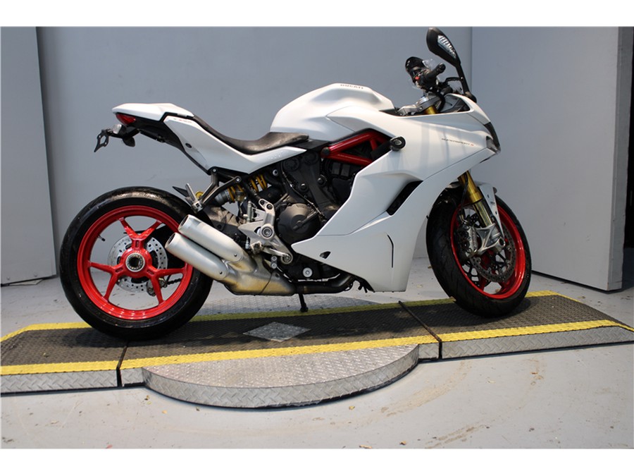 2017 DUCATI SUPERSPORT S