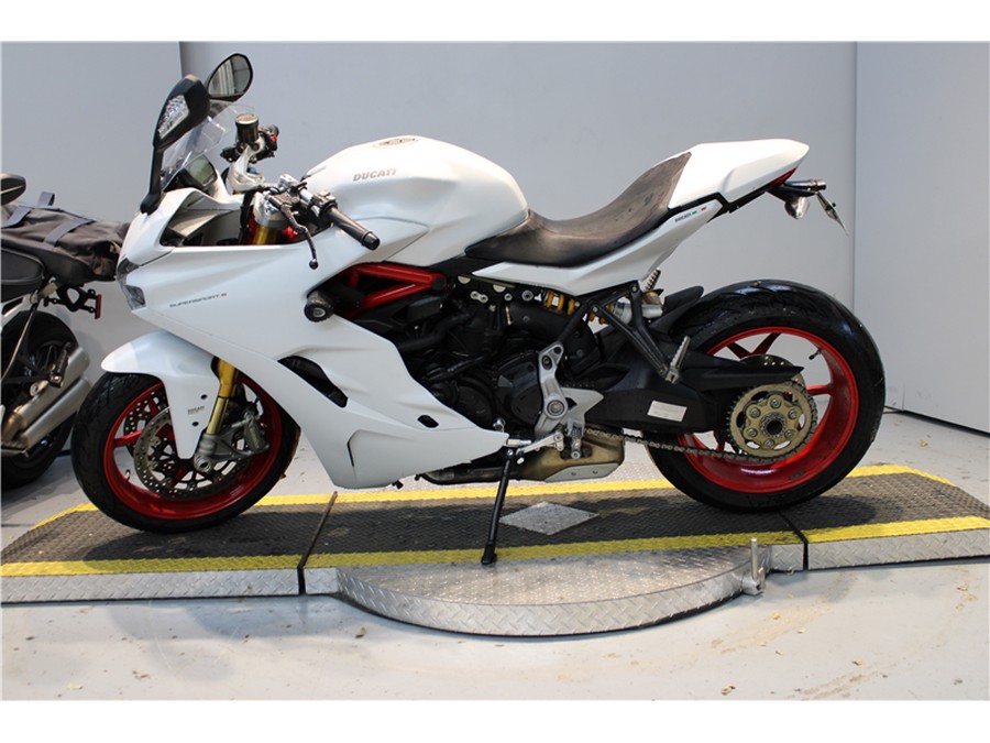 2017 DUCATI SUPERSPORT S
