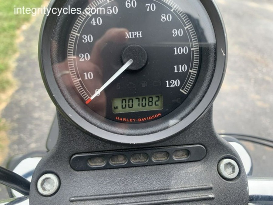 2011 Harley-Davidson® XL883N - Sportster® Iron 883™