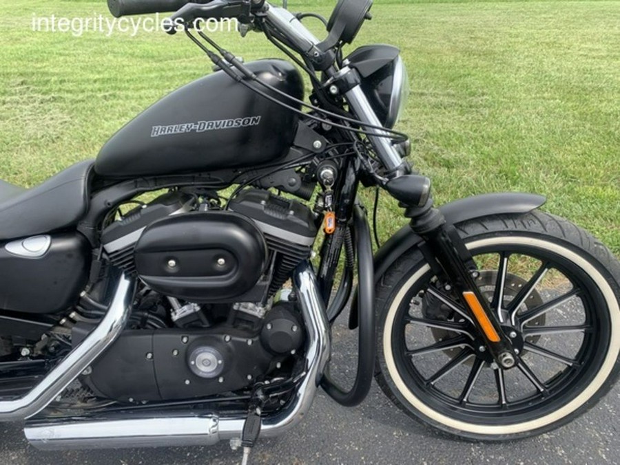 2011 Harley-Davidson® XL883N - Sportster® Iron 883™