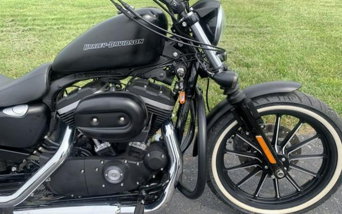 2011 Harley-Davidson® XL883N - Sportster® Iron 883™