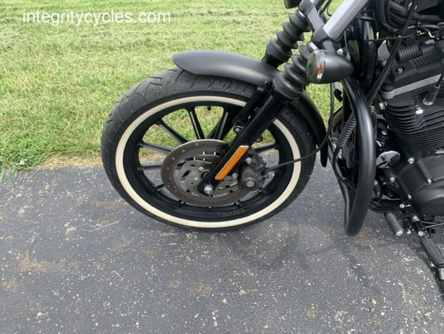 2011 Harley-Davidson® XL883N - Sportster® Iron 883™