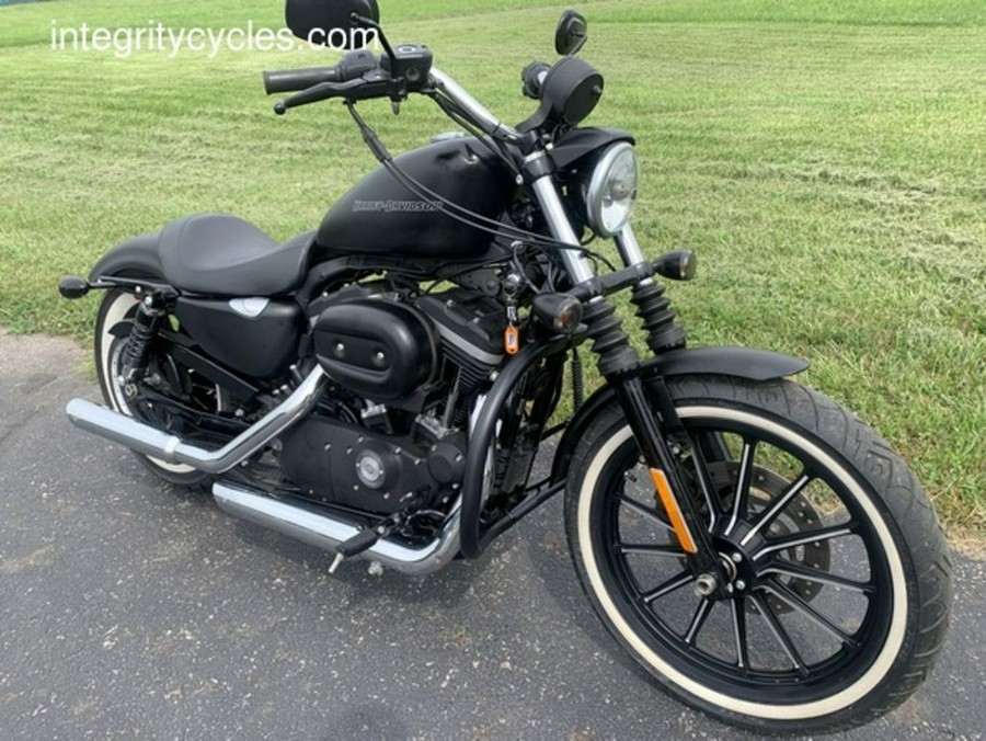 2011 Harley-Davidson® XL883N - Sportster® Iron 883™