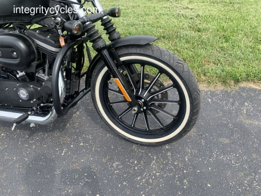 2011 Harley-Davidson® XL883N - Sportster® Iron 883™