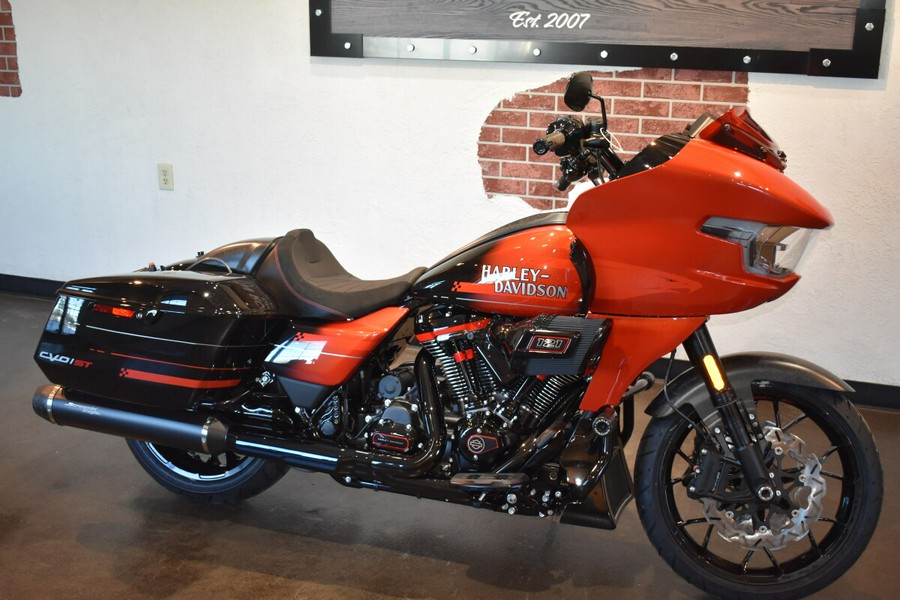 2026 Harley-Davidson® CVO Road Glide ST Citrus Heat Re-Entry