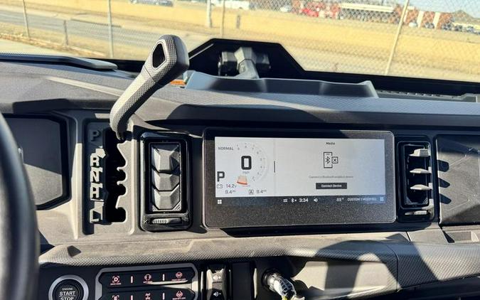 2026 Can-Am® Defender Limited HD11