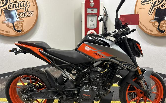 2023 KTM 200 DUKE
