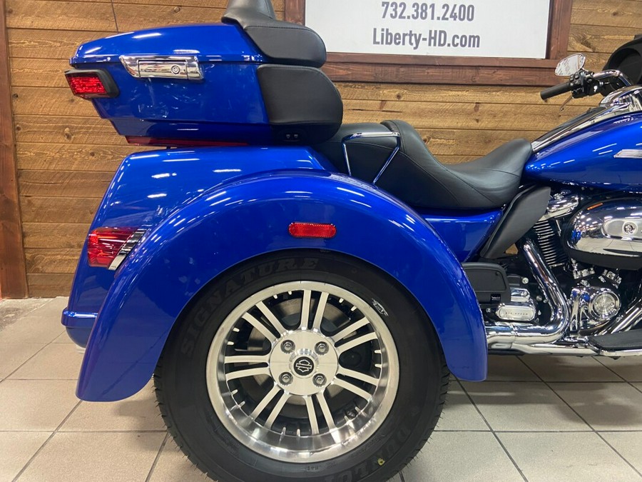 2024 Harley-Davidson Tri Glide Ultra Blue Burst FLHTCUTG