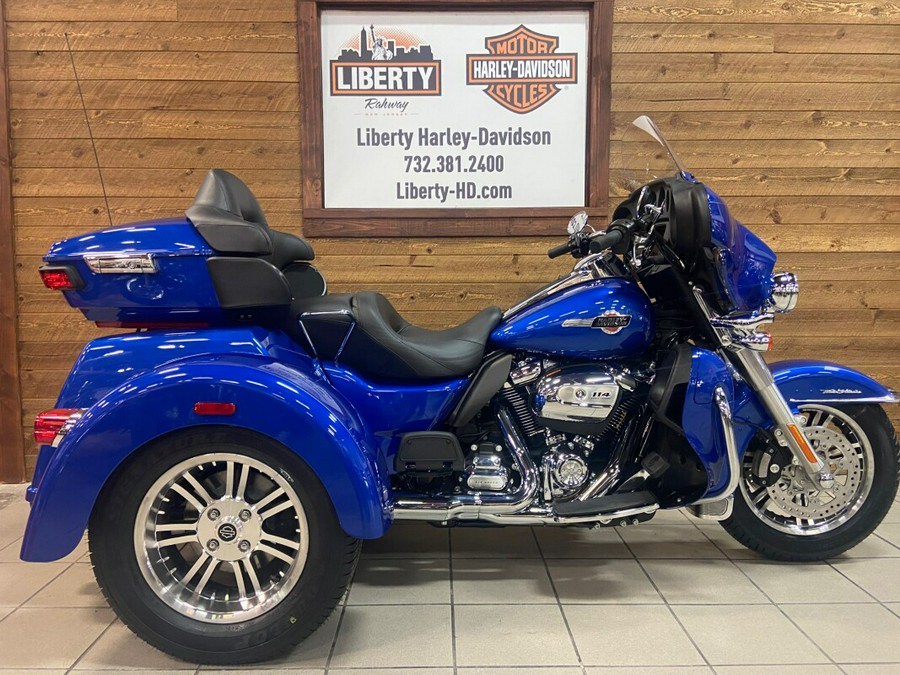 2024 Harley-Davidson Tri Glide Ultra Blue Burst FLHTCUTG