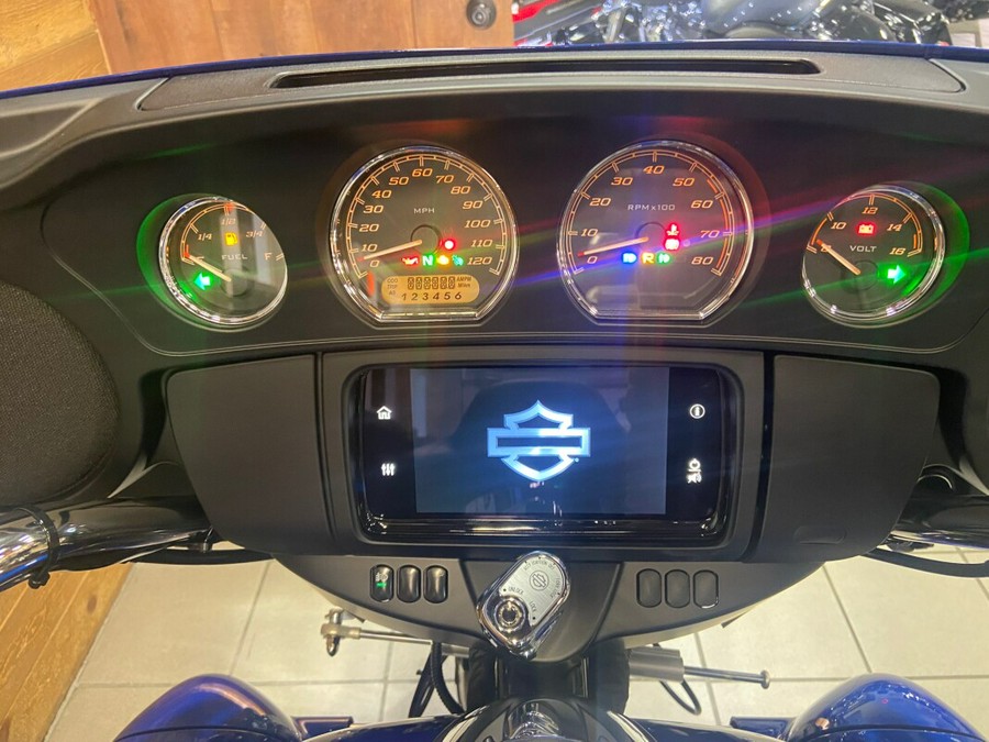 2024 Harley-Davidson Tri Glide Ultra Blue Burst FLHTCUTG