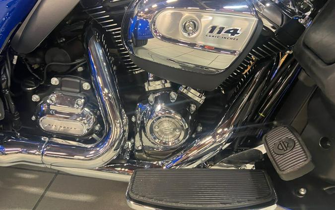 2024 Harley-Davidson Tri Glide Ultra Blue Burst FLHTCUTG