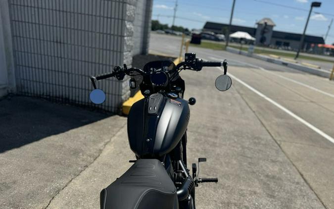 2025 Indian Scout Bobber Limited +Tech Black Smoke