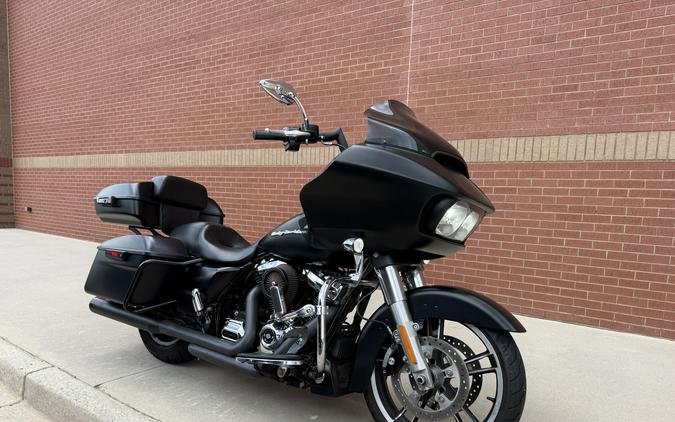 2017 Harley-Davidson® Road Glide® Special Black Denim