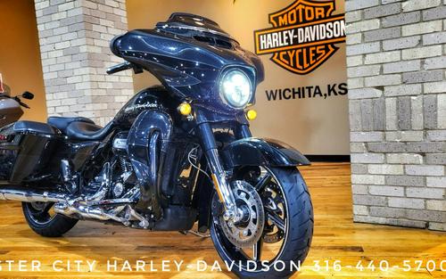 USED 2017 Harley-Davidson® CVO™ Street Glide®, FLHXSE