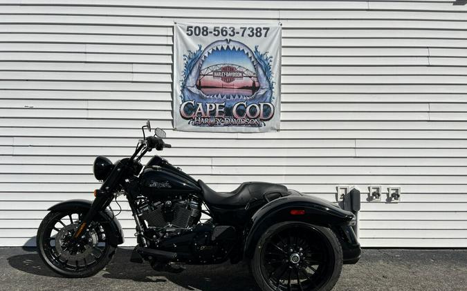 2023 Harley-Davidson® Freewheeler® Vivid Black