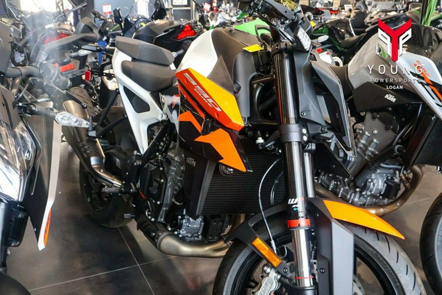 2027 KTM 990 Duke