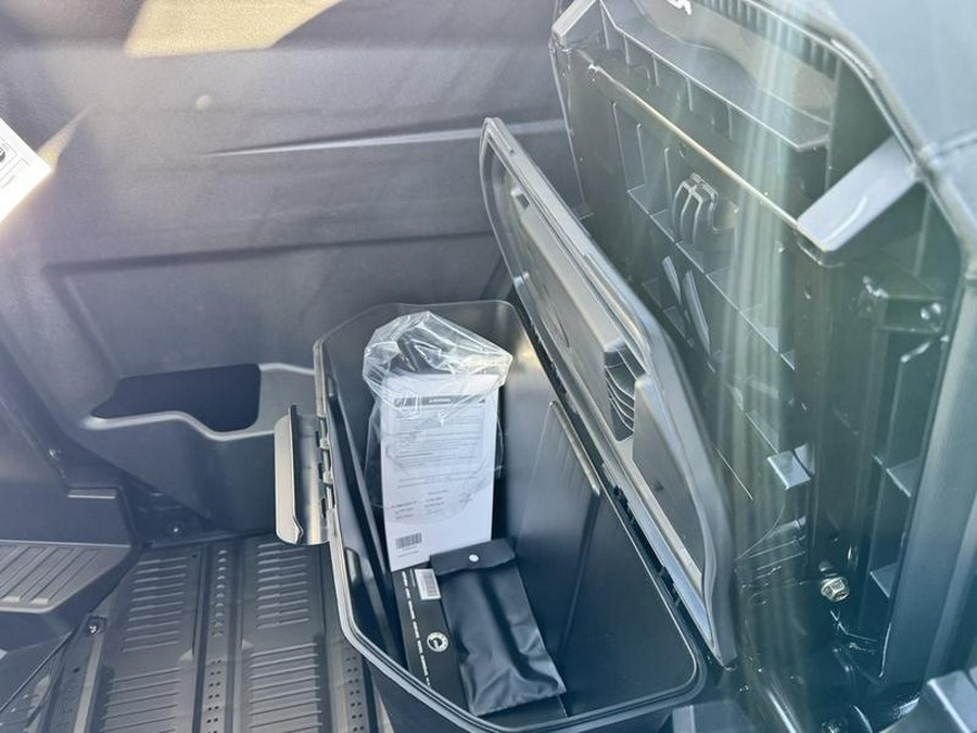 2026 Can-Am® Defender Limited HD11