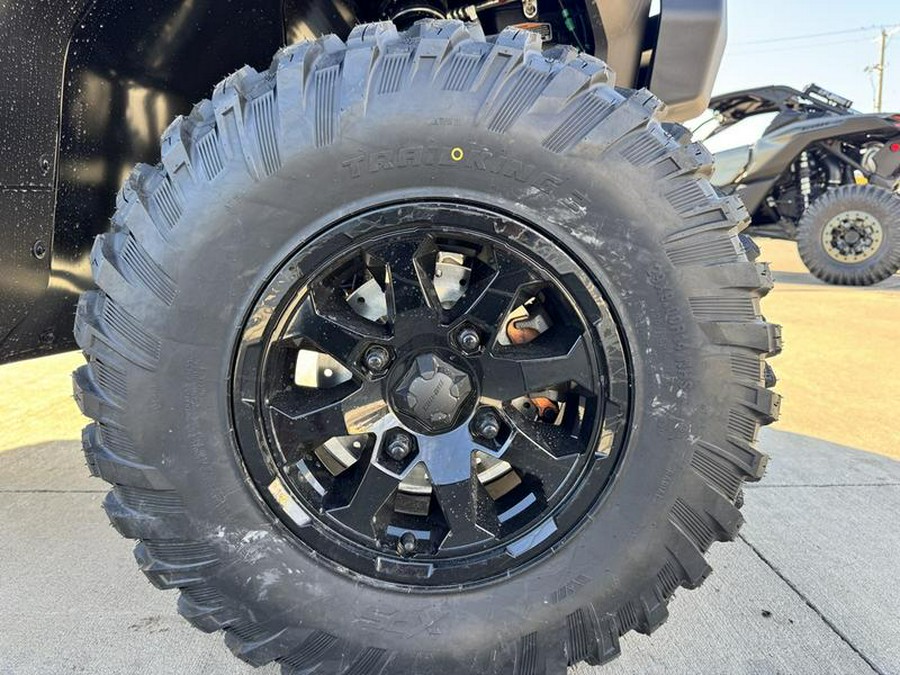 2026 Can-Am® Defender Limited HD11