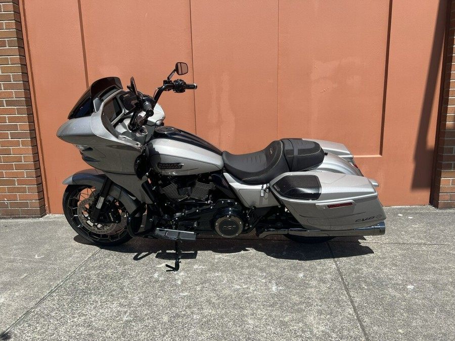 2023 Harley-Davidson CVO™ Road Glide Dark Platinum