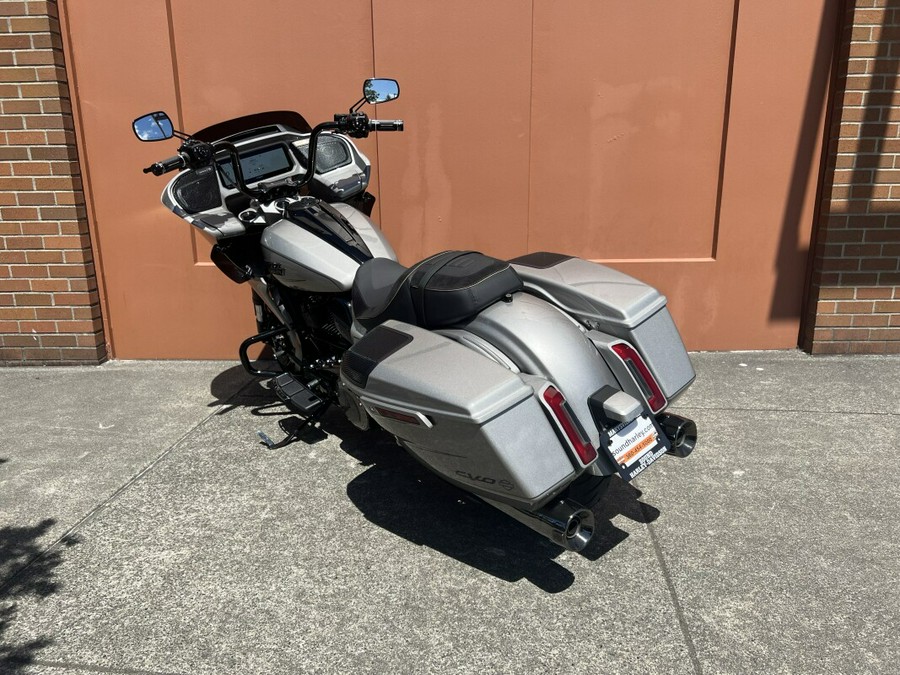 2023 Harley-Davidson CVO™ Road Glide Dark Platinum