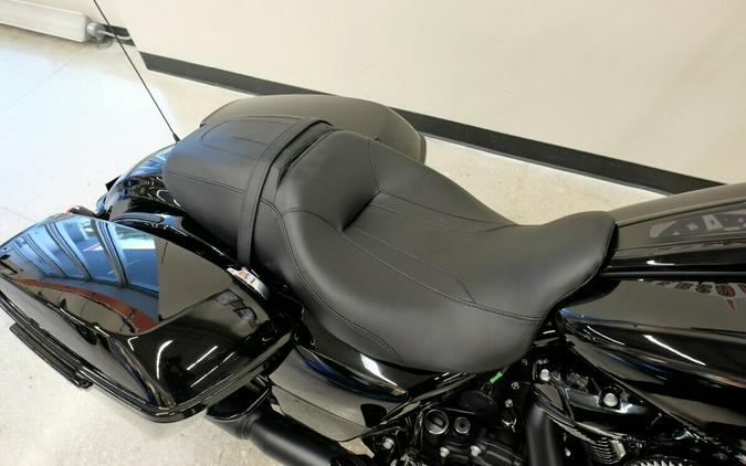 2023 FLTRXS Road Glide® Special - In Vivid Black