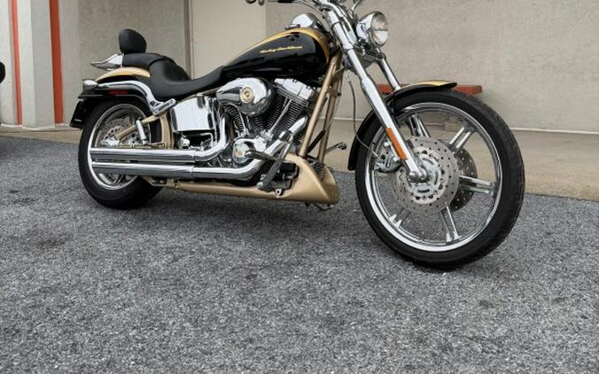 2003 Harley-Davidson® Screamin’ Eagle Softail Deuce FXSTDSE Centennial Gold and Vivid Black