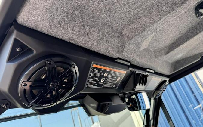 2026 Can-Am® Defender MAX Limited HD11