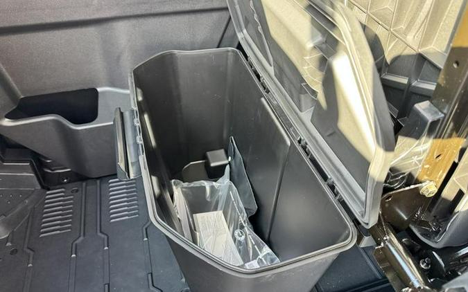 2026 Can-Am® Defender MAX Limited HD11