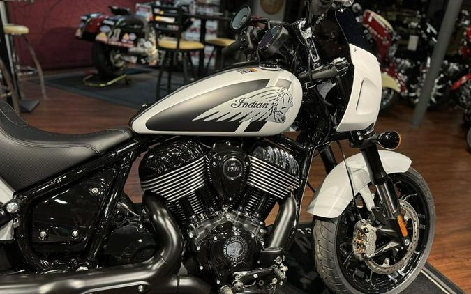 2024 Indian Motorcycle® Sport Chief Ghost White Metallic Smoke