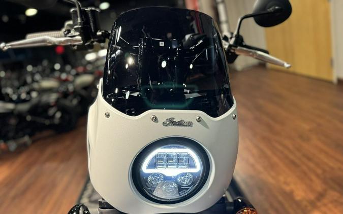 2024 Indian Motorcycle® Sport Chief Ghost White Metallic Smoke